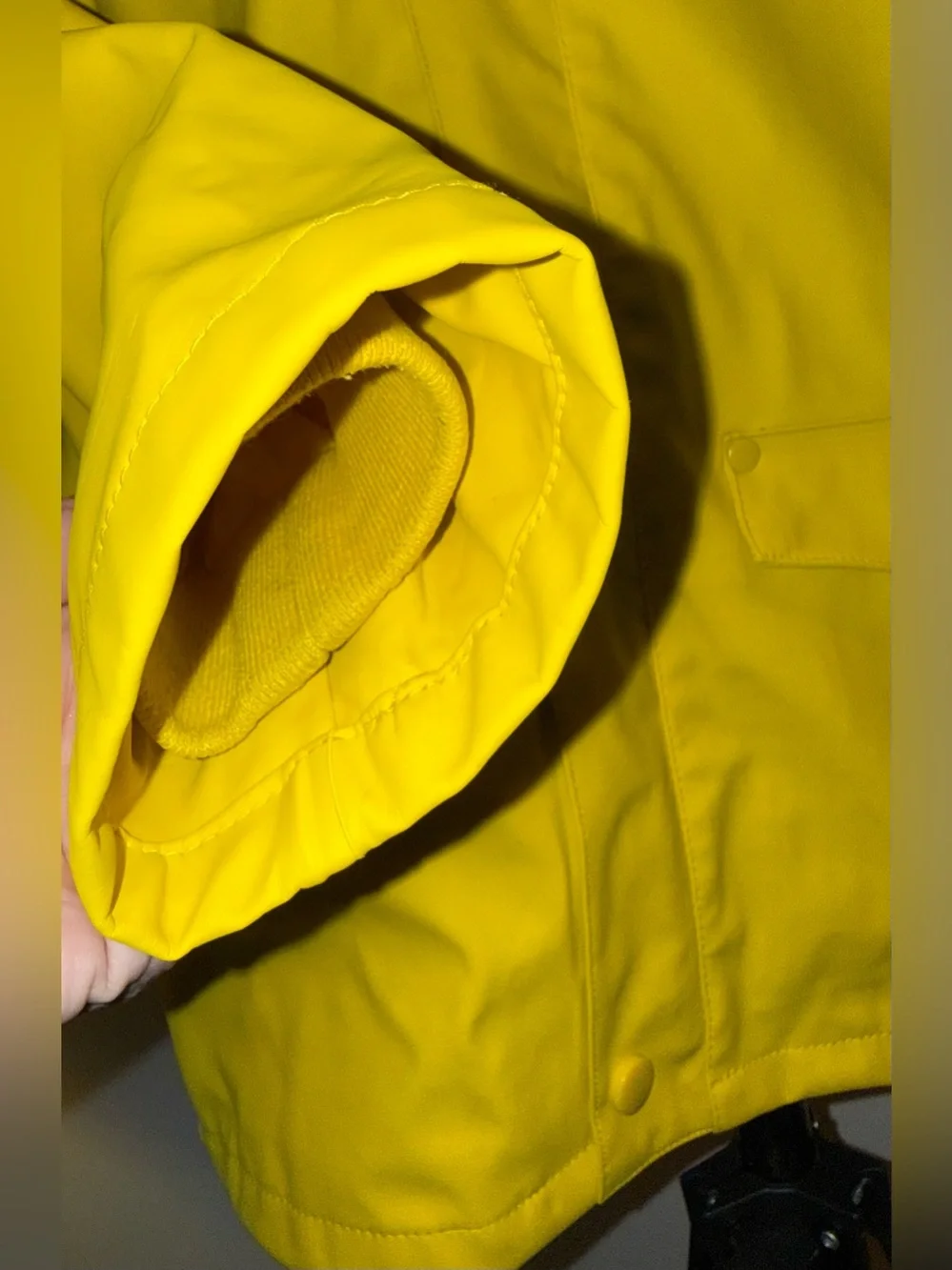Mini Boden kids classic yellow rubberized raincoat, size 5/6